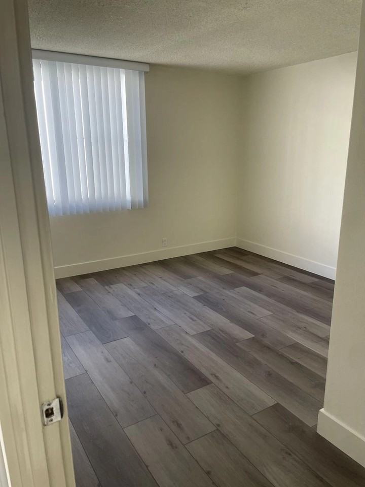 11139 Acama Street, - Photo 6 of 50