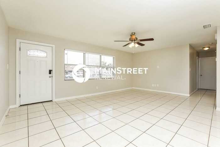 4424 Edgebrook Dr - Photo 3 of 16