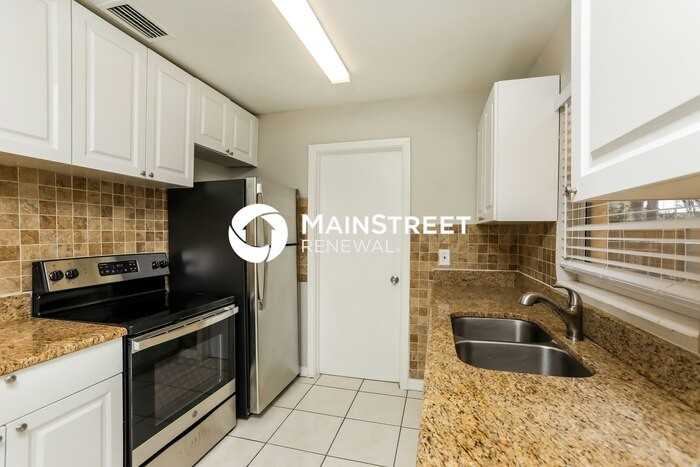 4424 Edgebrook Dr - Photo 6 of 16