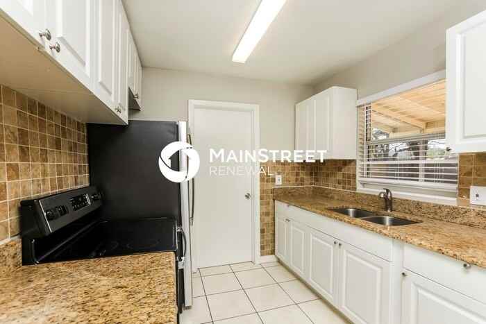 4424 Edgebrook Dr - Photo 7 of 16