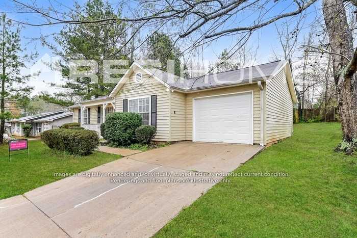 112 W Independence Cir - Photo 2 of 16