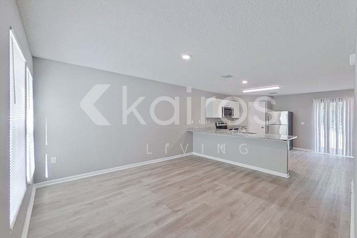 2899 W Xenox Dr - Photo 4 of 24