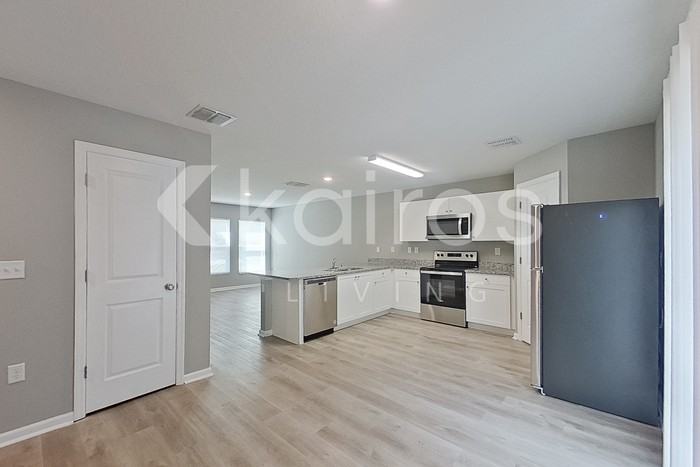 2899 W Xenox Dr - Photo 5 of 24