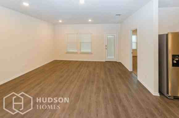 1521 Brookfield Dr - Photo 6 of 22