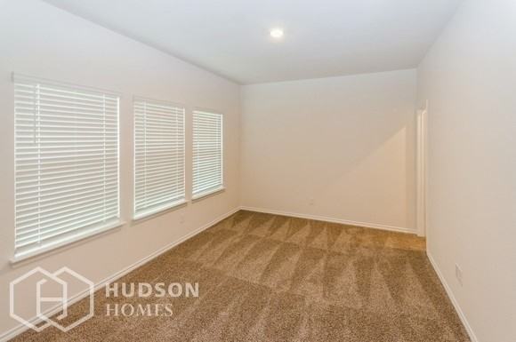 1521 Brookfield Dr - Photo 7 of 22