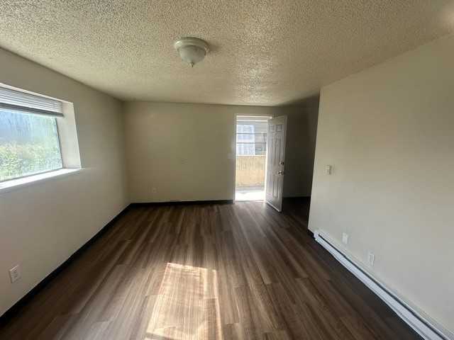 219 23rd Ave S - Photo 5 of 8