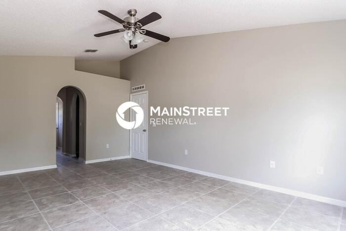 927 Cambridge Ct - Photo 3 of 15