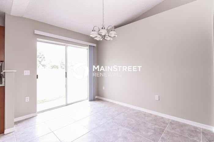927 Cambridge Ct - Photo 5 of 15