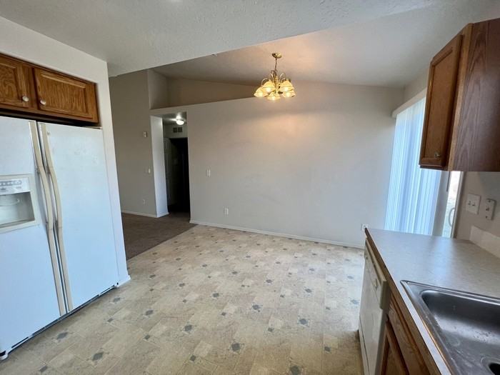 11732 W Trinity Ave - Photo 3 of 14