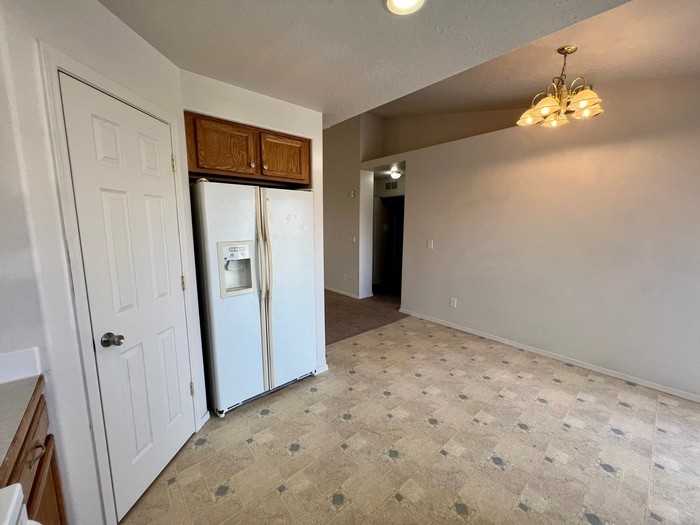 11732 W Trinity Ave - Photo 4 of 14