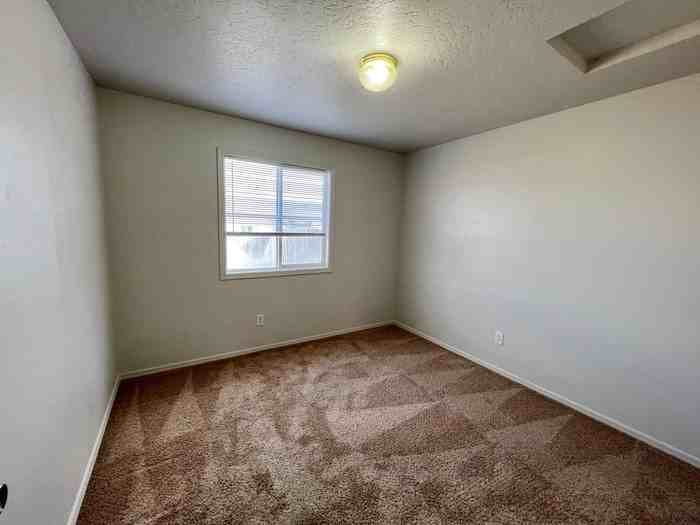 11732 W Trinity Ave - Photo 6 of 14