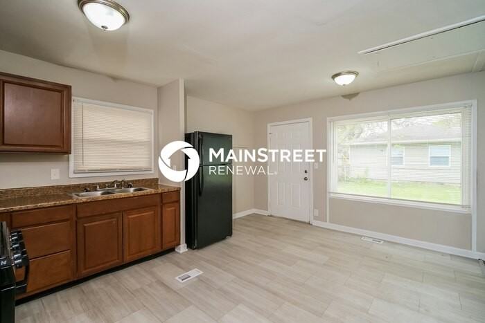 5101 W 34th St - Photo 6 of 14