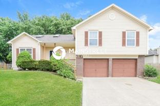 412 Se Timbercreek Ln - Photo 1 of 1