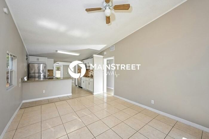 587 Martin Place Blvd - Photo 2 of 16