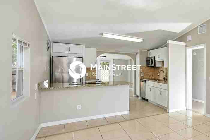 587 Martin Place Blvd - Photo 7 of 16