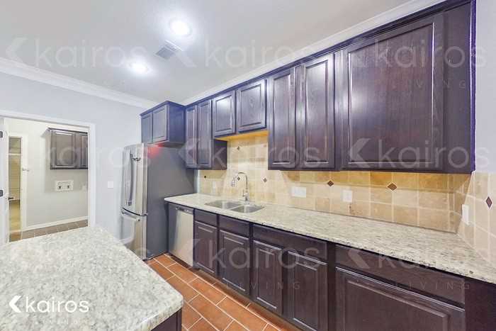 7133 Mosley St - Photo 7 of 22