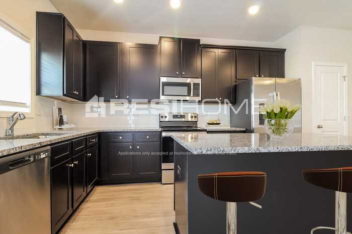 1316 Simmons Ridge Ln - Photo 4 of 21