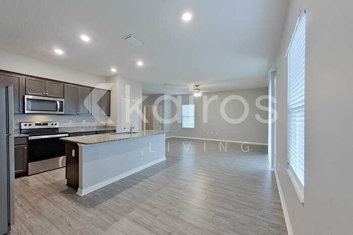 30081 Fedora Cir - Photo 6 of 34