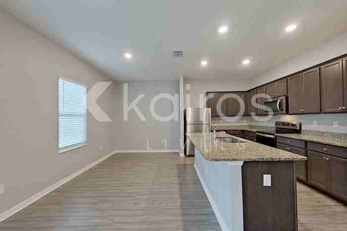 30081 Fedora Cir - Photo 7 of 34