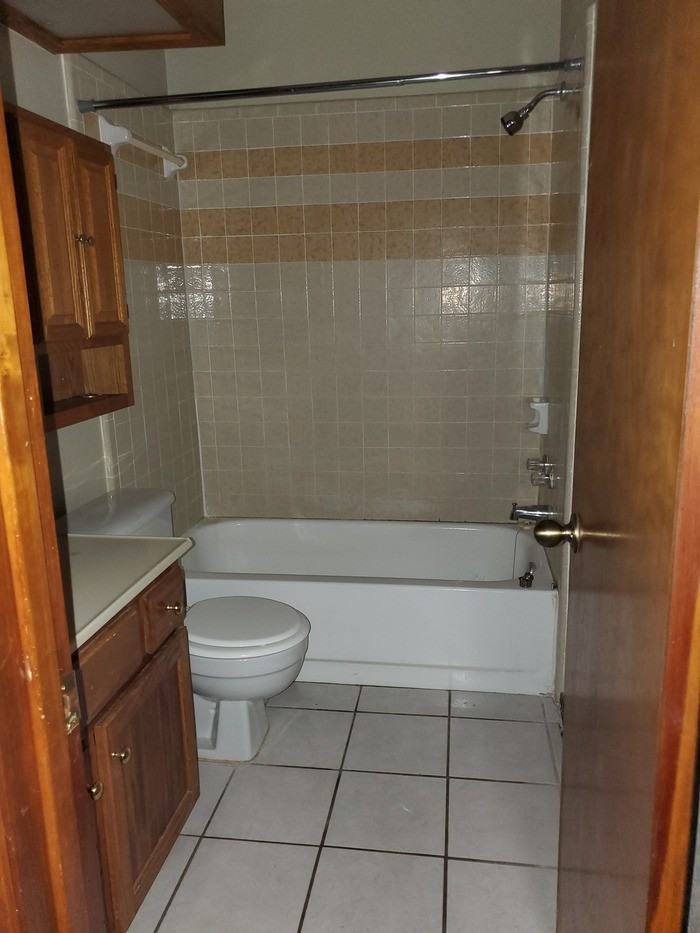 1805 White Tail Dr - Photo 2 of 8