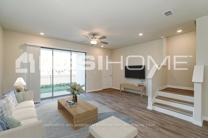 28416 Wave Crest Pl - Photo 6 of 18