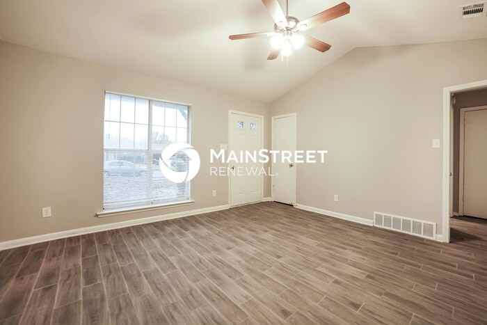 3805 Ivanhoe Dr - Photo 2 of 15