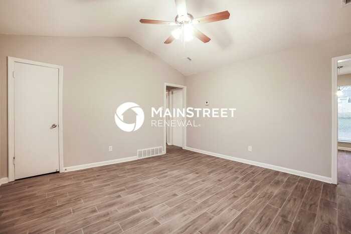 3805 Ivanhoe Dr - Photo 3 of 15