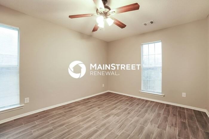 3805 Ivanhoe Dr - Photo 7 of 15