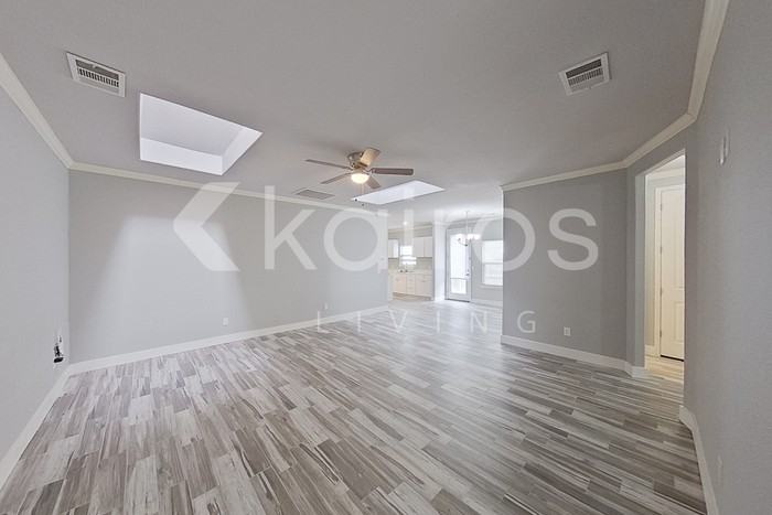 7404 Mosley St - Photo 2 of 22