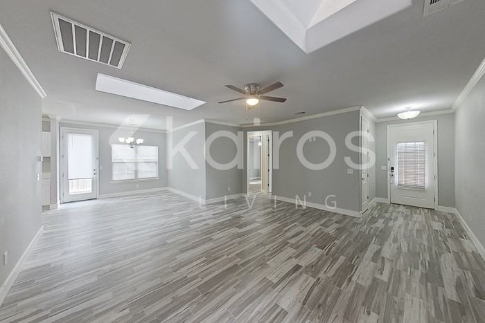 7404 Mosley St - Photo 4 of 22