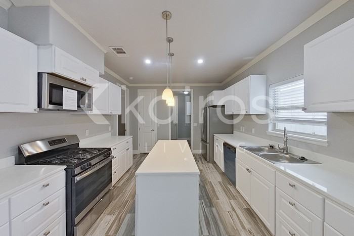 7404 Mosley St - Photo 7 of 22