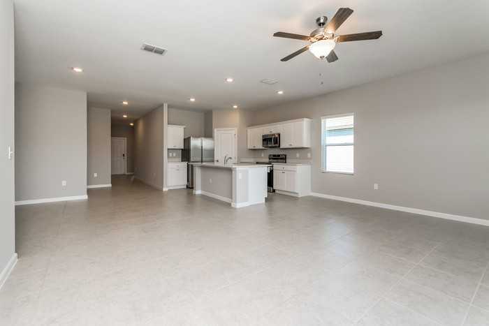 320 Kenilworth Dr - Photo 6 of 15