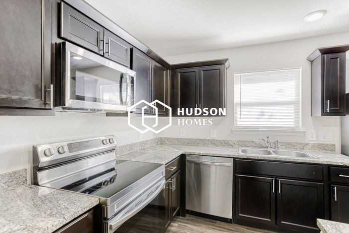 1602 Sunset St - Photo 6 of 14