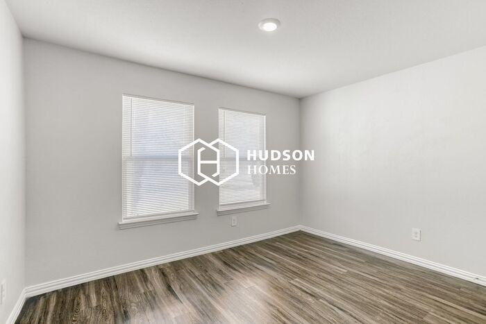 1602 Sunset St - Photo 7 of 14