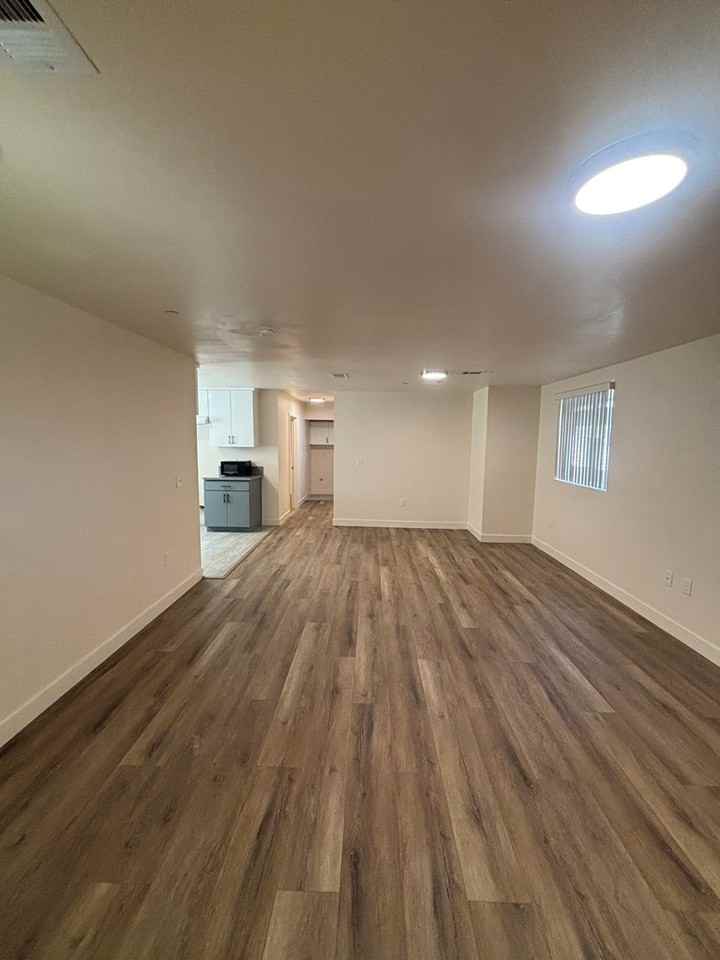 7019 Estrella Avenue - Photo 3 of 22