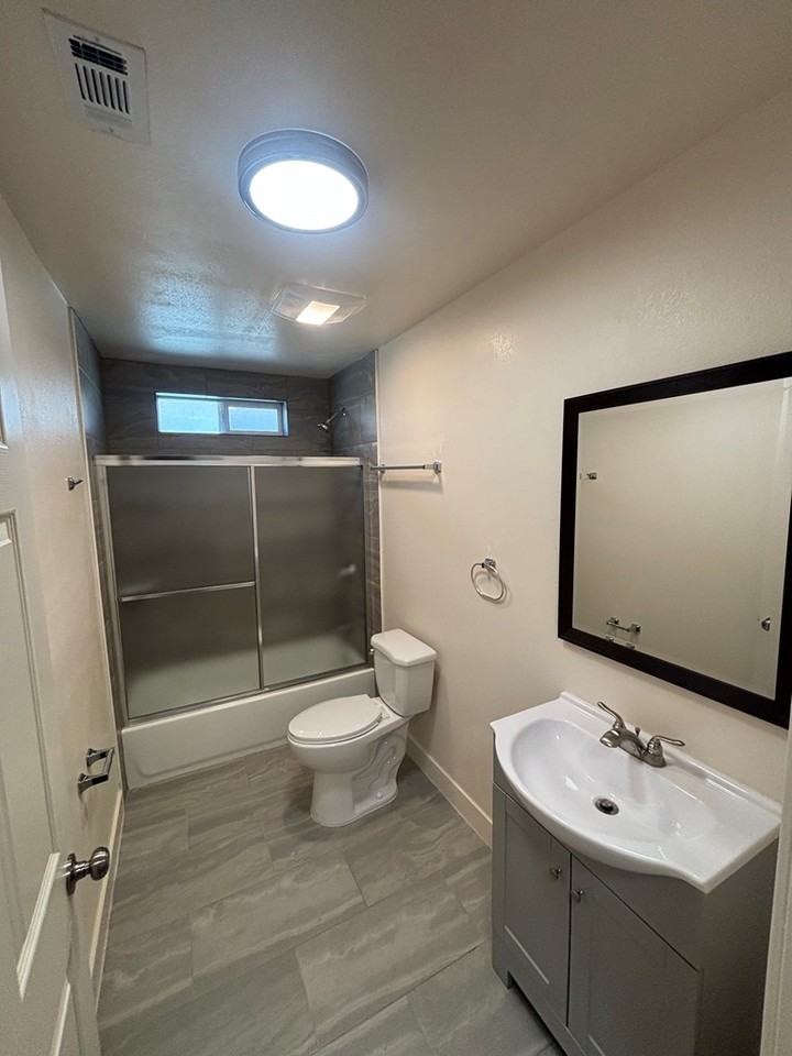 7019 Estrella Avenue - Photo 7 of 22