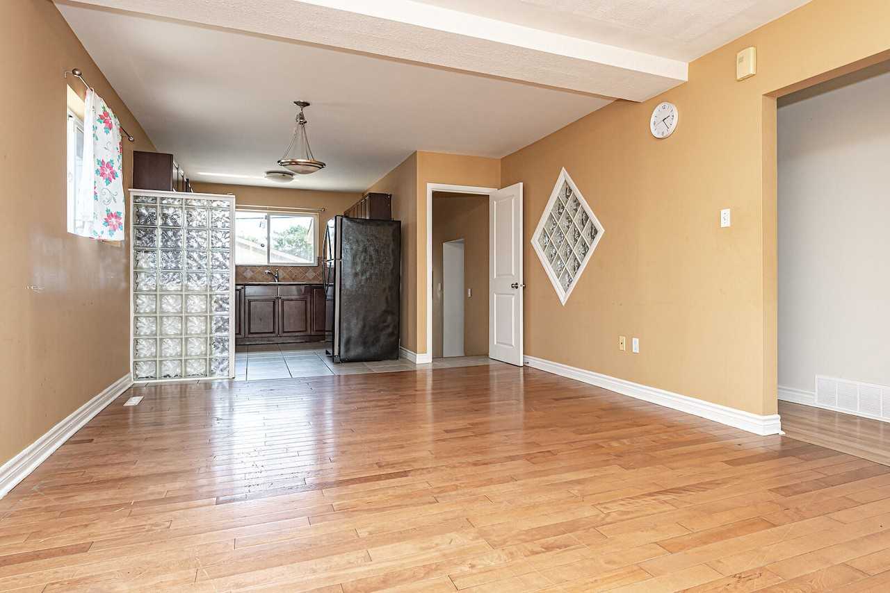 16431 97 Ave Nw - Photo 5 of 17