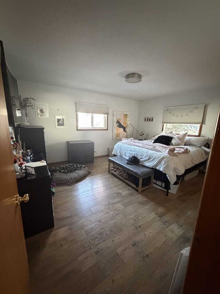 7 Creston Cres Nw - Photo 2 of 14