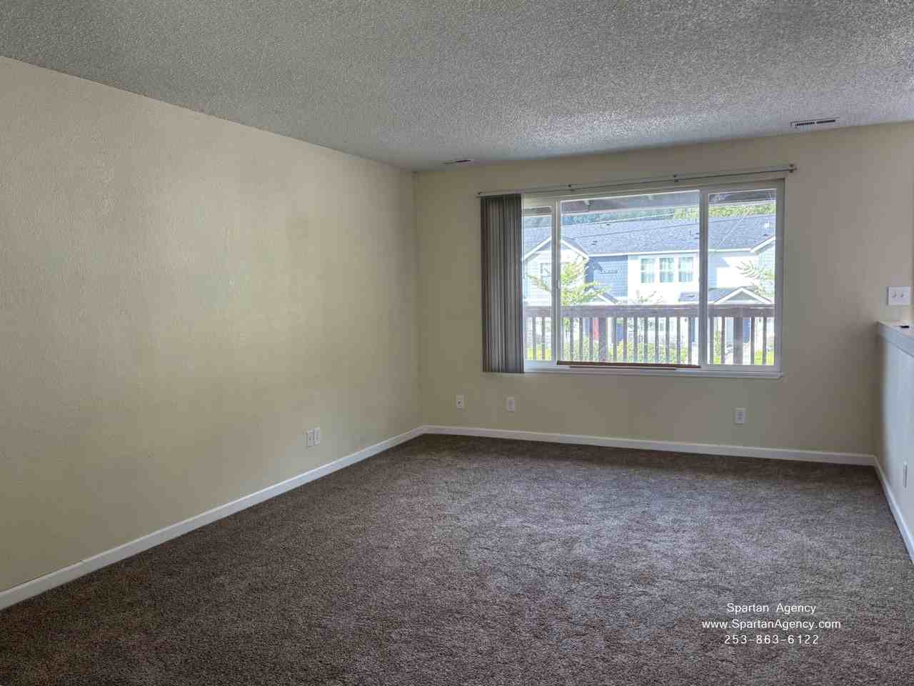 15818 Elm St E #A - Photo 3 of 20