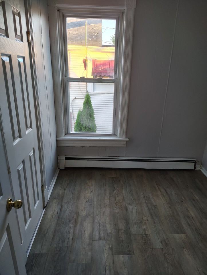 742 5th Ave #2ndFL - Photo 5 of 10