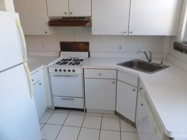 160 Park St #REAR - Photo 4 of 19