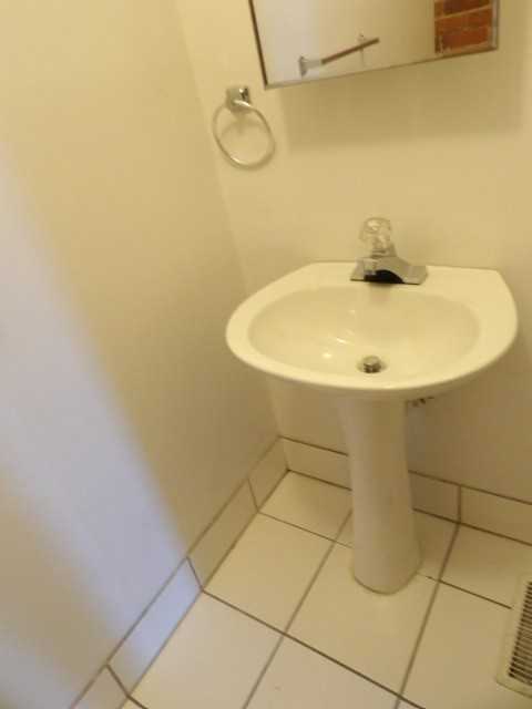 160 Park St #REAR - Photo 7 of 19