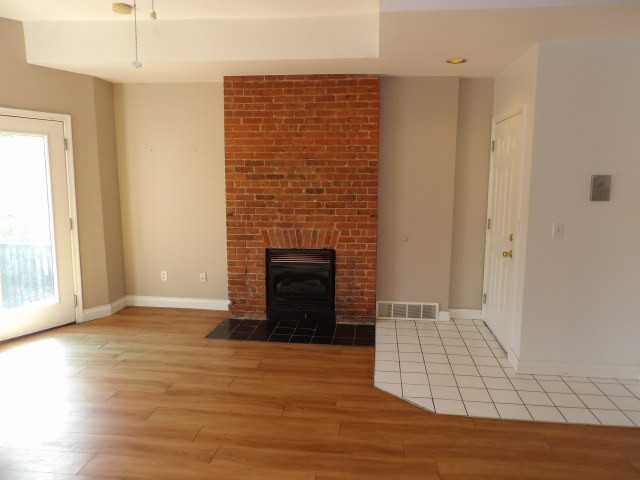 160 Park St - Photo 4 of 23