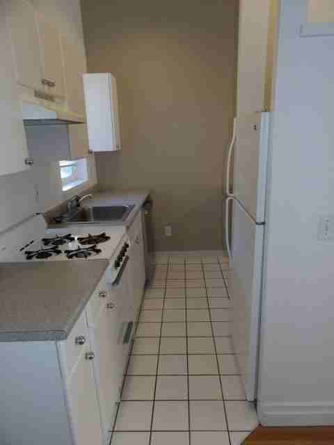 160 Park St - Photo 6 of 23