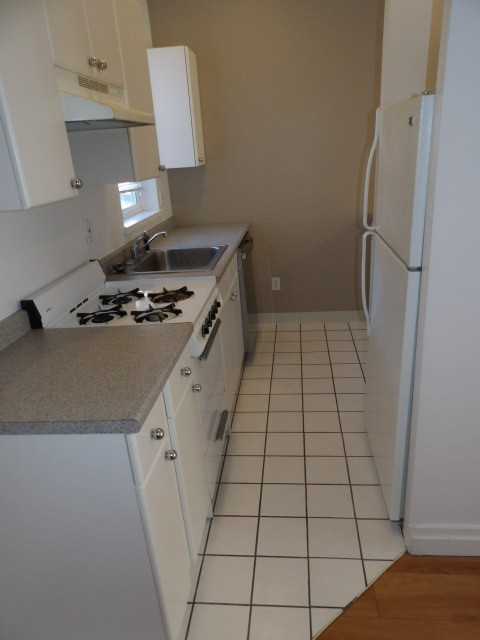 160 Park St - Photo 7 of 23