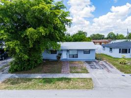 featured image of 1421 Nw 32nd Ave #NA