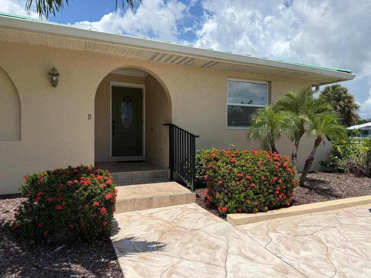 2334 Magdalina Dr #NA - Photo 2 of 10
