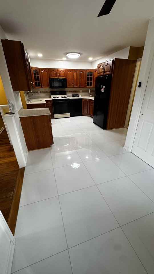 1042 E 93rd St #2 - Photo 4 of 16