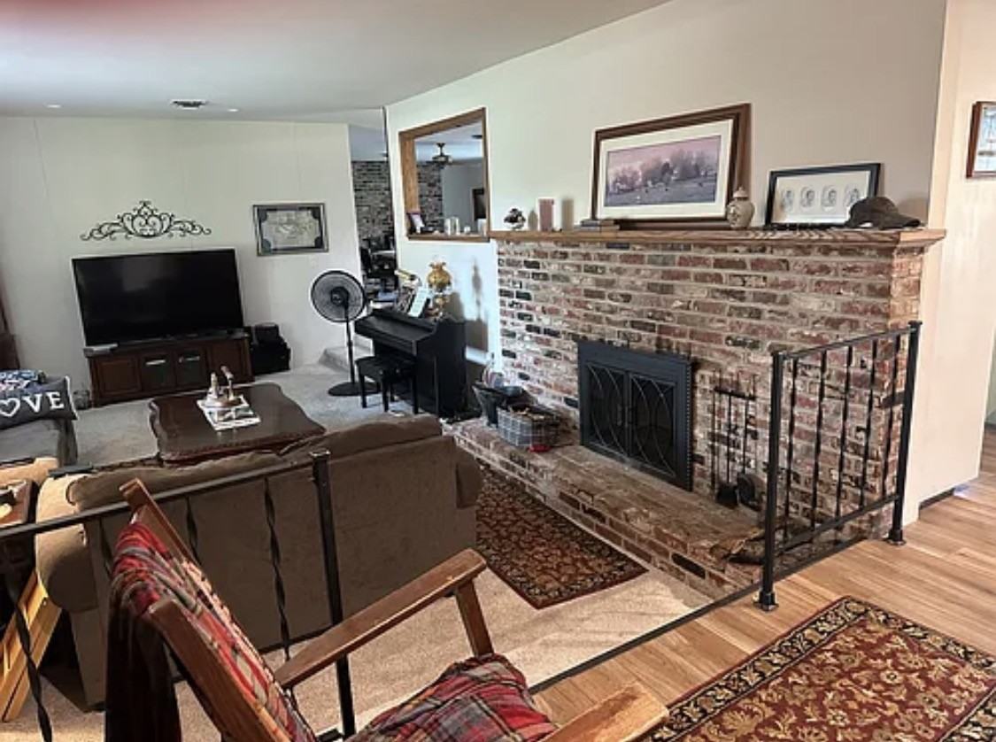 554 Loma Vista Dr #NA - Photo 3 of 20