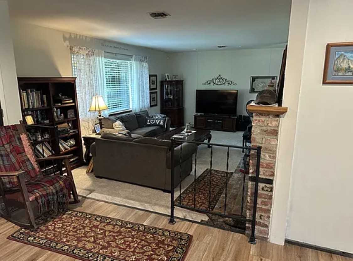 554 Loma Vista Dr #NA - Photo 4 of 20
